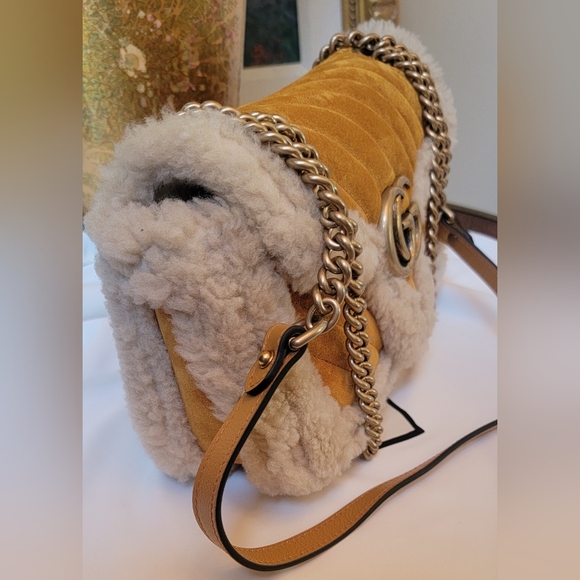 NWT $3600 GUCCI MARMONT TAN SUEDE SHEARLING LAMBSWOOL MEDIUM FLAP SHOULDER BAG - Picture 2 of 14